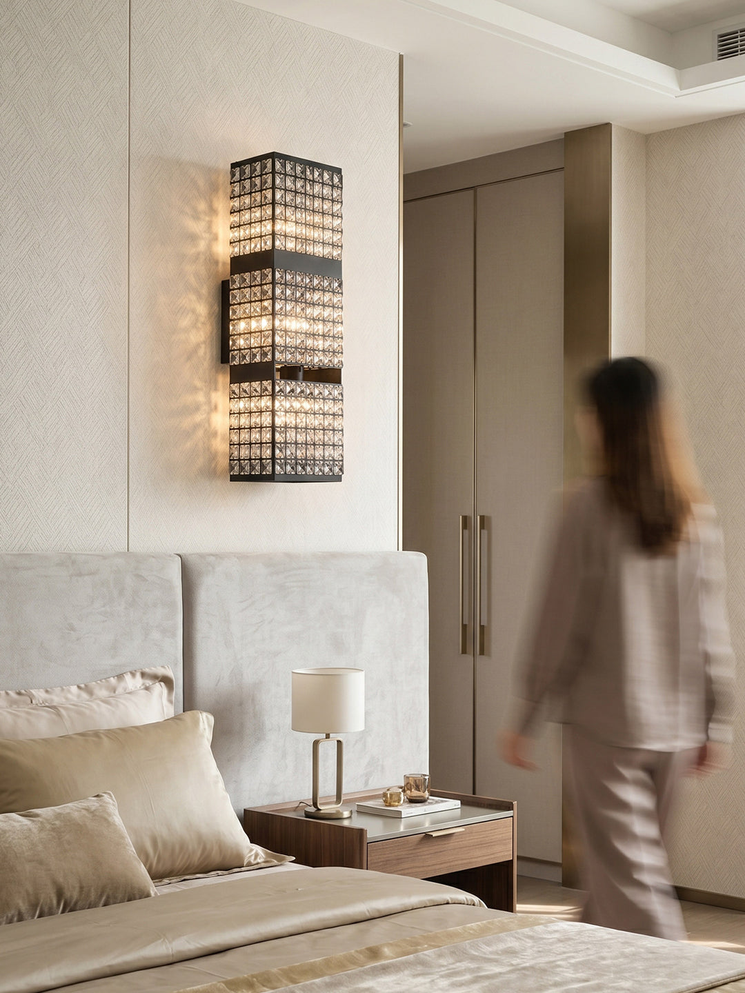 Pashari 3-Tier Vertical Crystal Wall Sconce